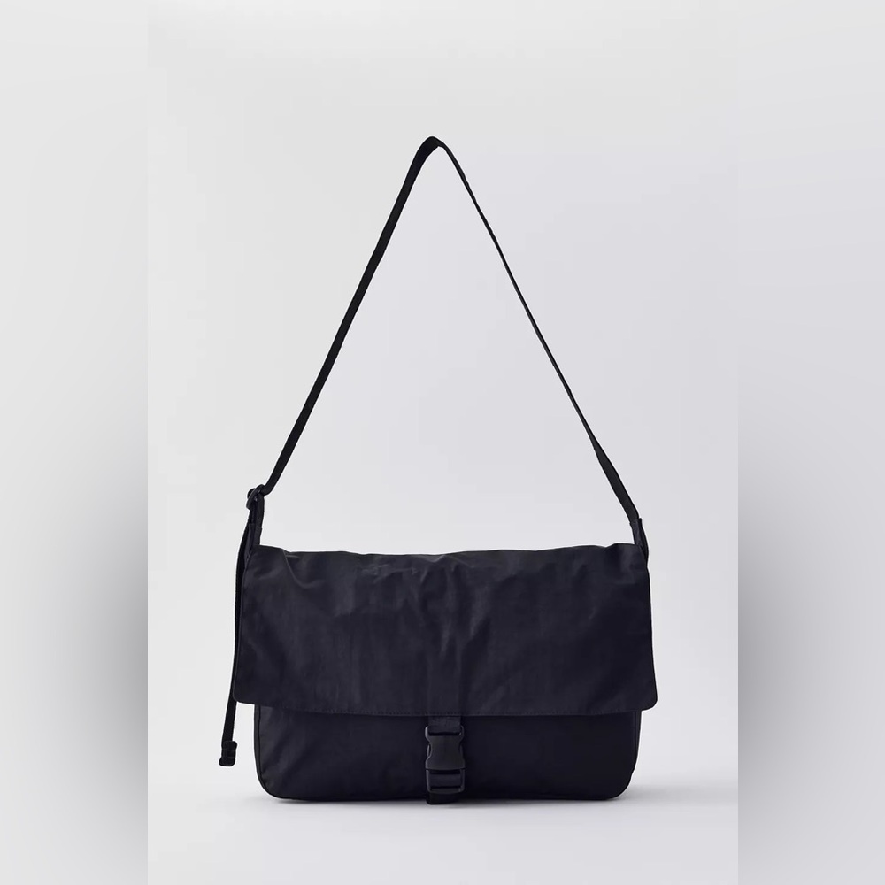 BAGGU Nylon Messenger Bag